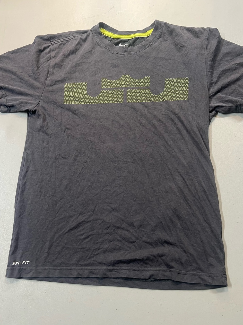 Nike Dri-Fit LeBron Graphic T-Shirt Men’s M Gray Athletic Tee